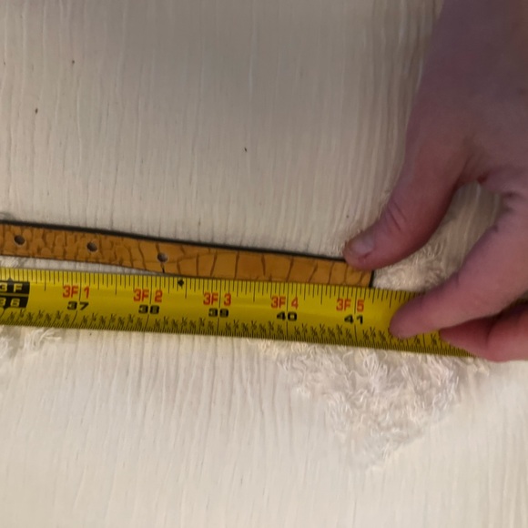 The Limited Croc Embossed Skinny Belt- Size Medium - Picture 3 of 7